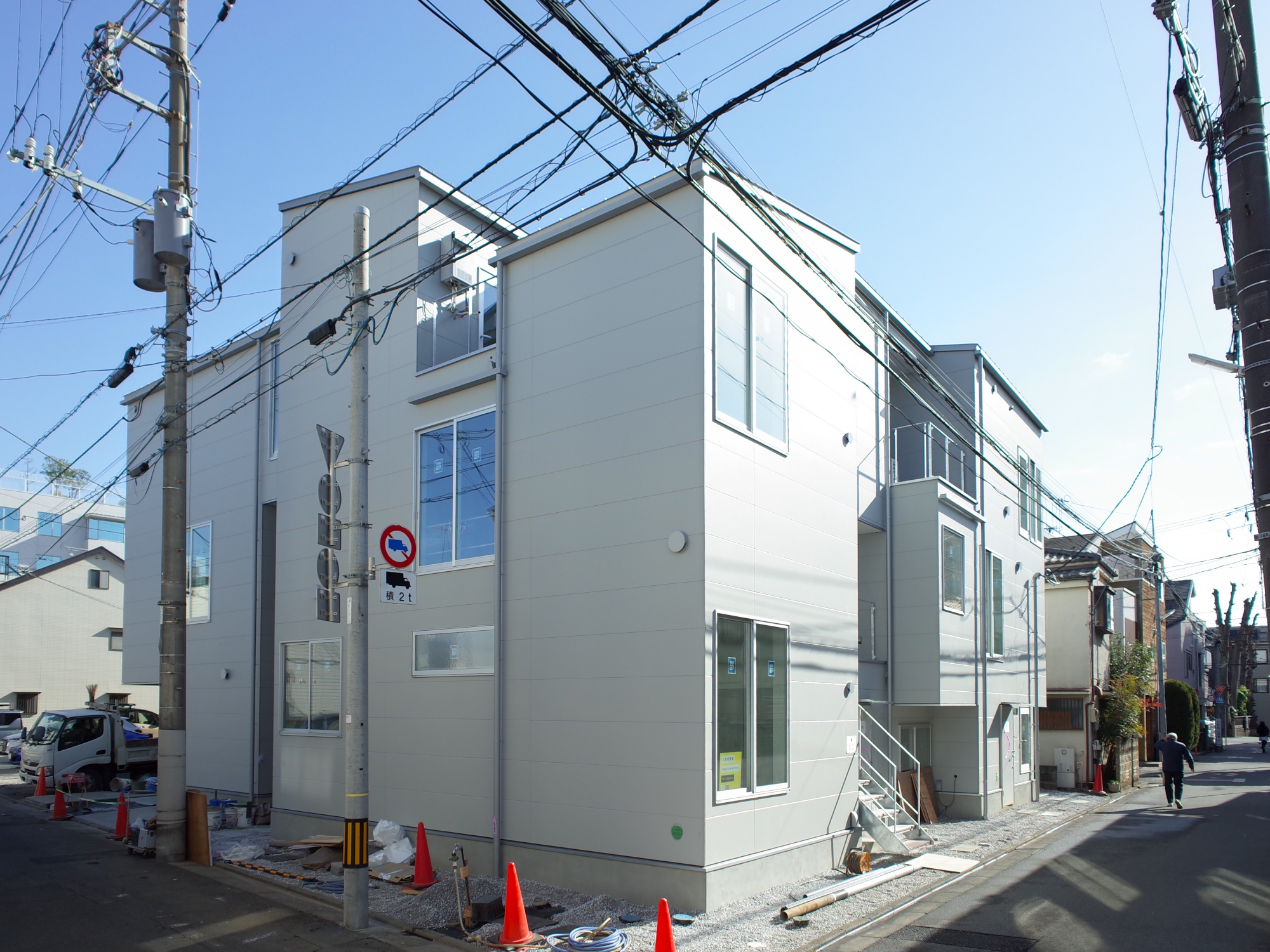 COLLAGE  HOUSEの写真1