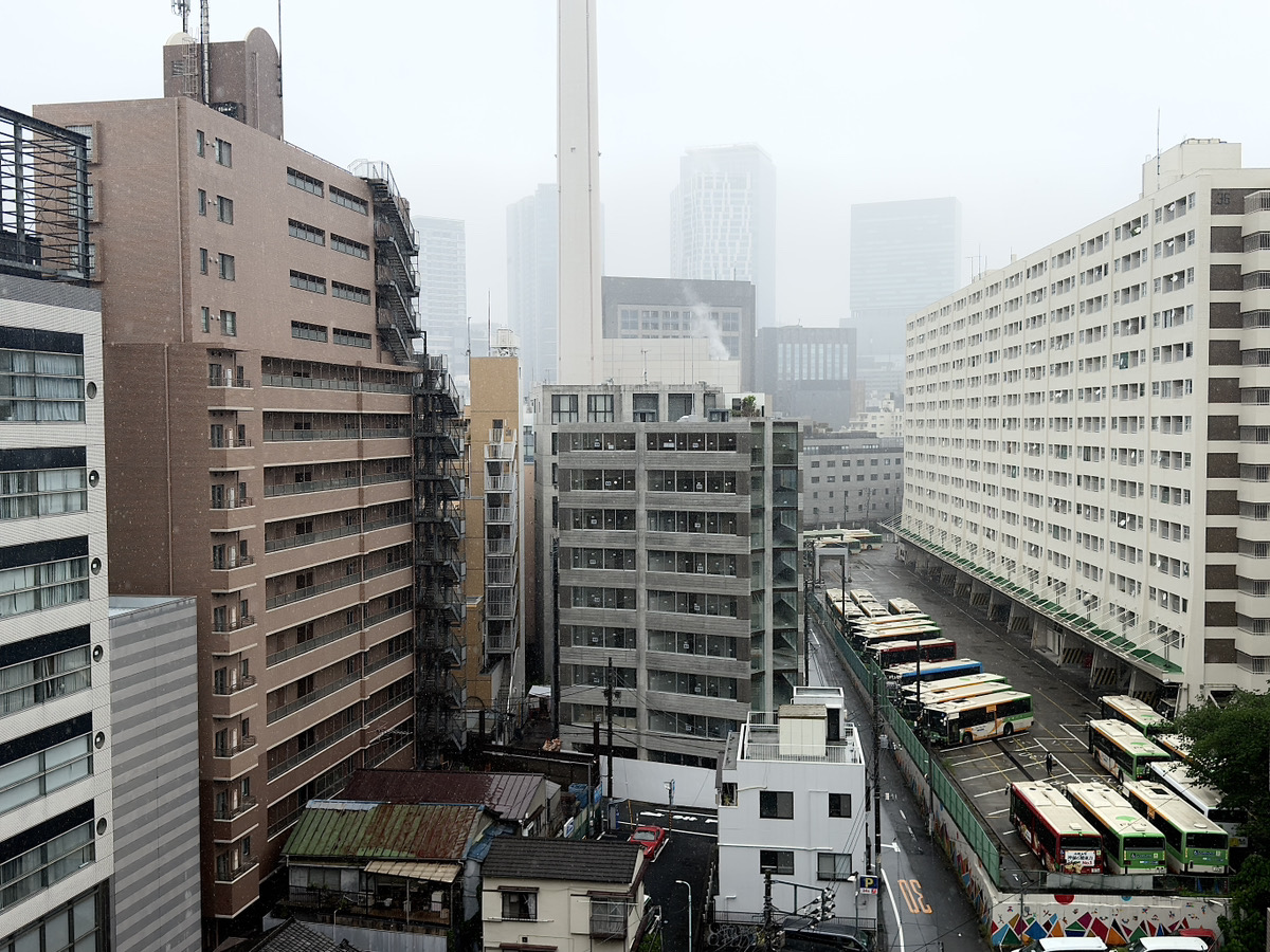 南側からの外観