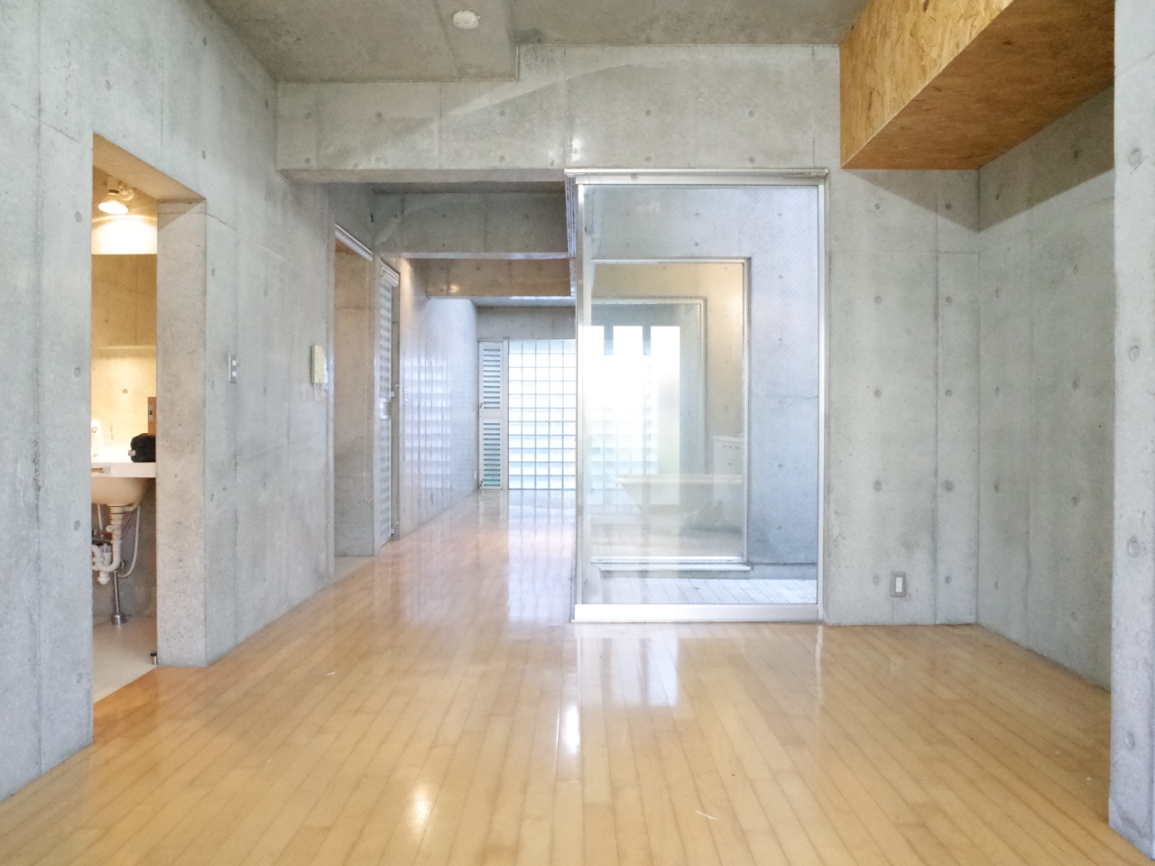 crevice 103の写真1