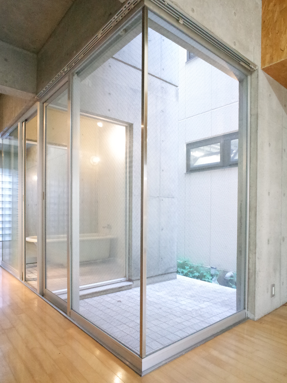 crevice 103の写真6