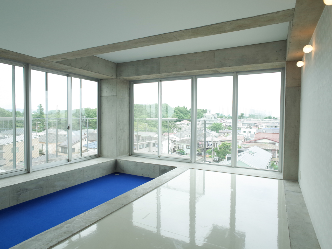 FRAMES 502の写真2